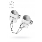 Белые мягкие кожаные наручники с люверсами - Pecado - купить с доставкой в Благовещенске