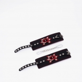 Черные кожаные наручники с красным декором и строчкой - Crazy Handmade - купить с доставкой в Благовещенске