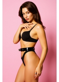 Эффектный черный пояс из лаковой эко-кожи - БДСМ Арсенал - купить с доставкой в Благовещенске