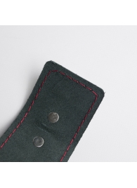 Черные кожаные наручники с красной строчкой - Crazy Handmade - купить с доставкой в Благовещенске