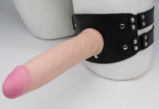 Черный узкий пояс на бедро с телесной насадкой - LOVETOY (А-Полимер) - купить с доставкой в Благовещенске