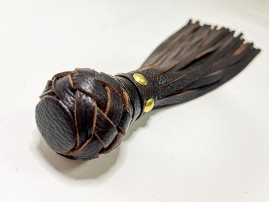 Коричневая генитальная кожаная плеть - 30 см. - БДСМ Арсенал - купить с доставкой в Благовещенске